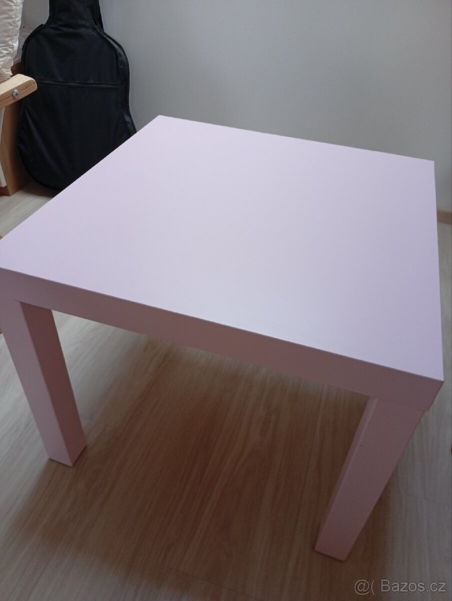 Stoleček do dívčího pokoje IKEA