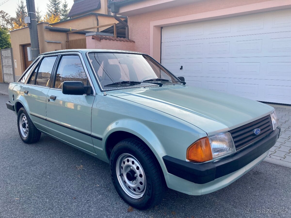 Pěkný Ford Escort MKIII
