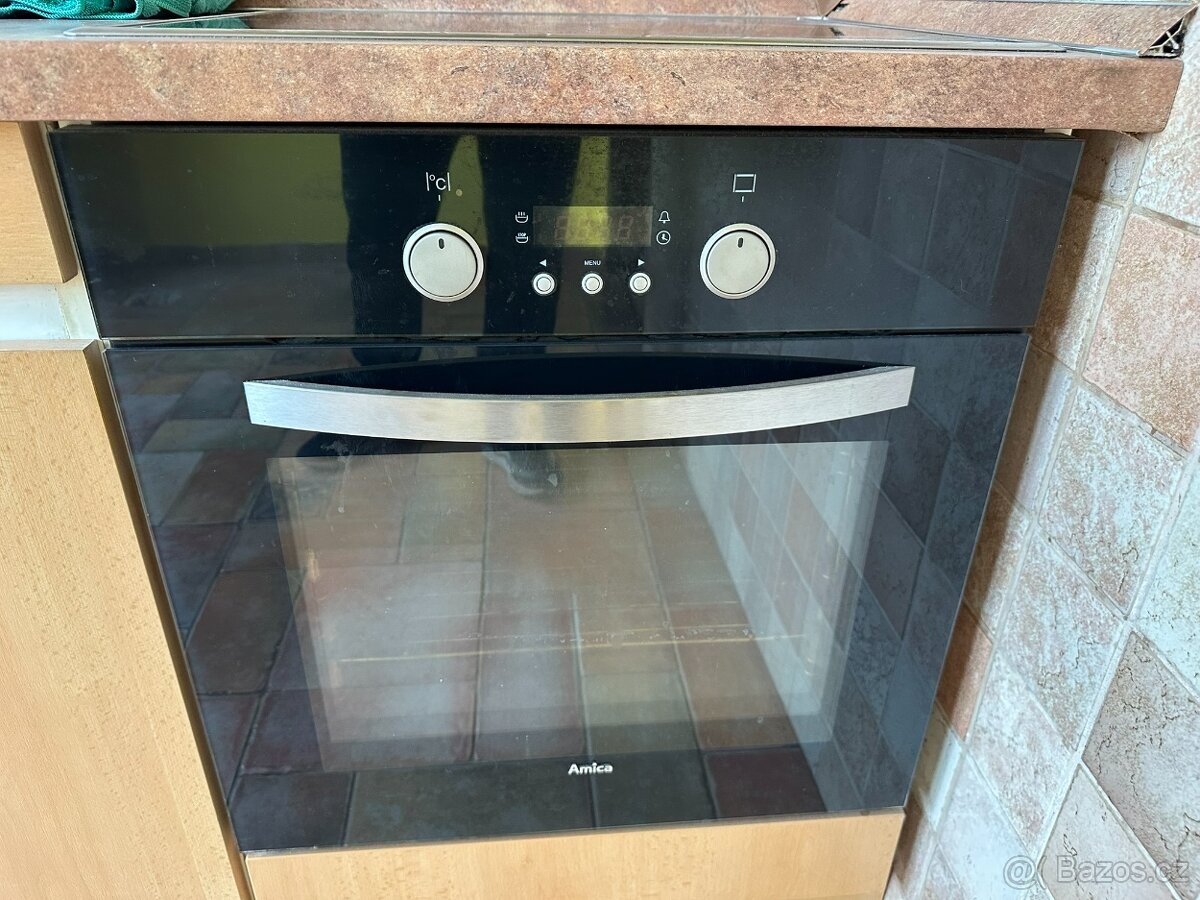 Elektrocká trouba Amica