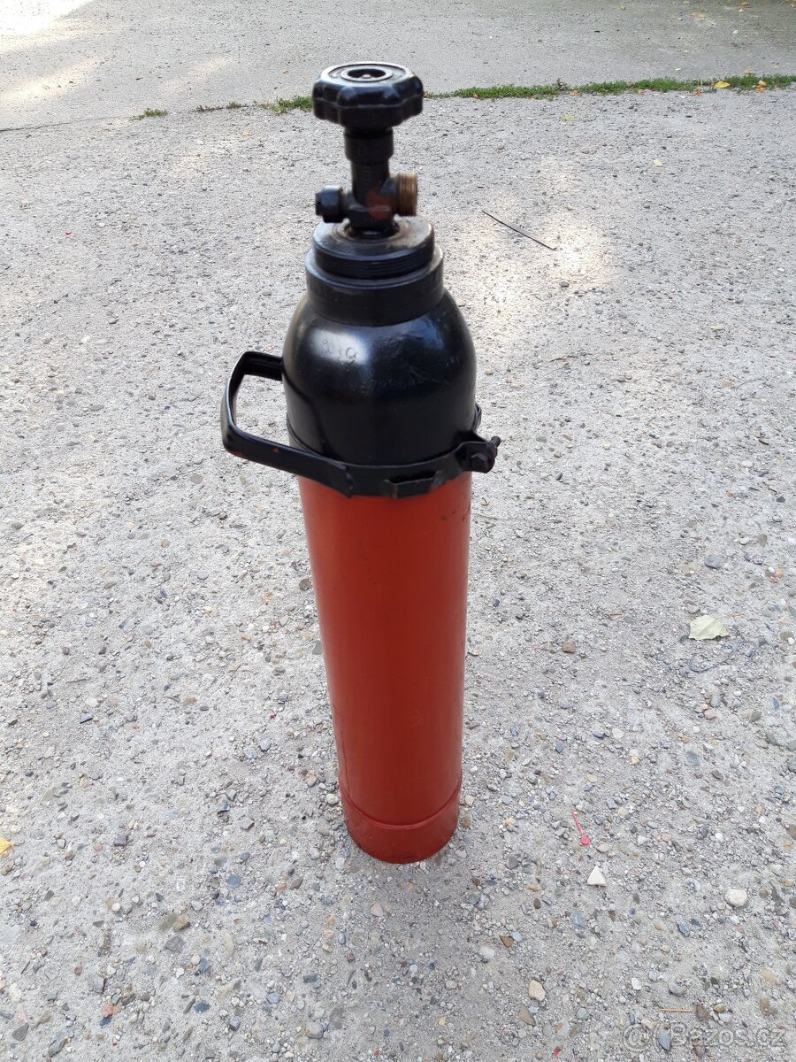 Tlaková láhev CO2 (možno i více kusů)