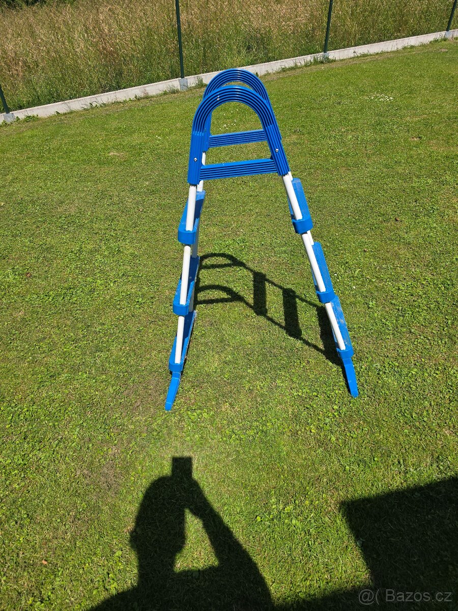 Schudky k bazenu