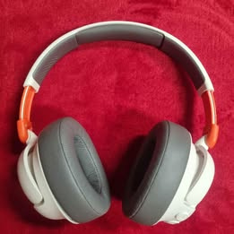Bezdrátová sluchátka JBL JR 460NC bílá