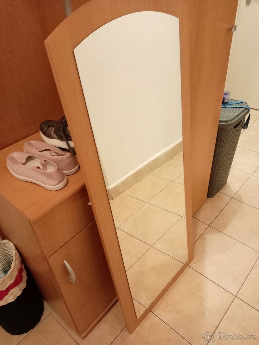 Předsíňová stěna