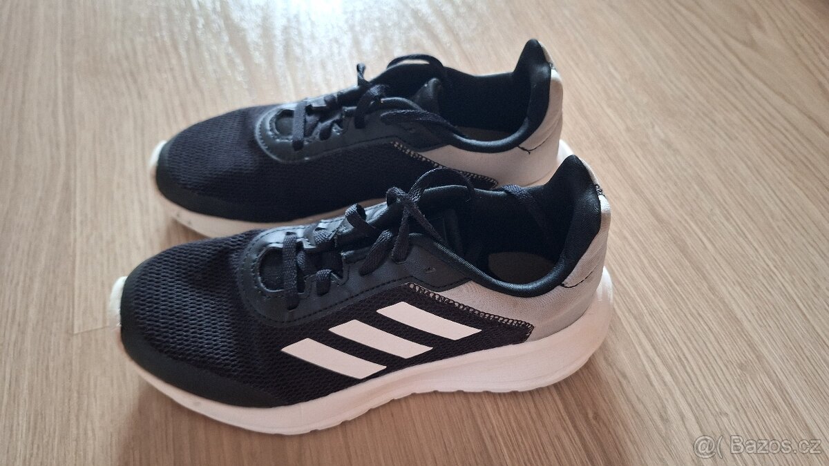 Dětské tenisky Adidas vel.35