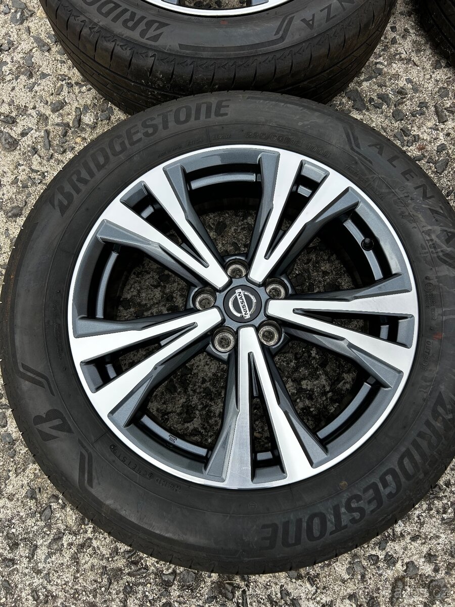 Nissan X-Trail , 225/60/18