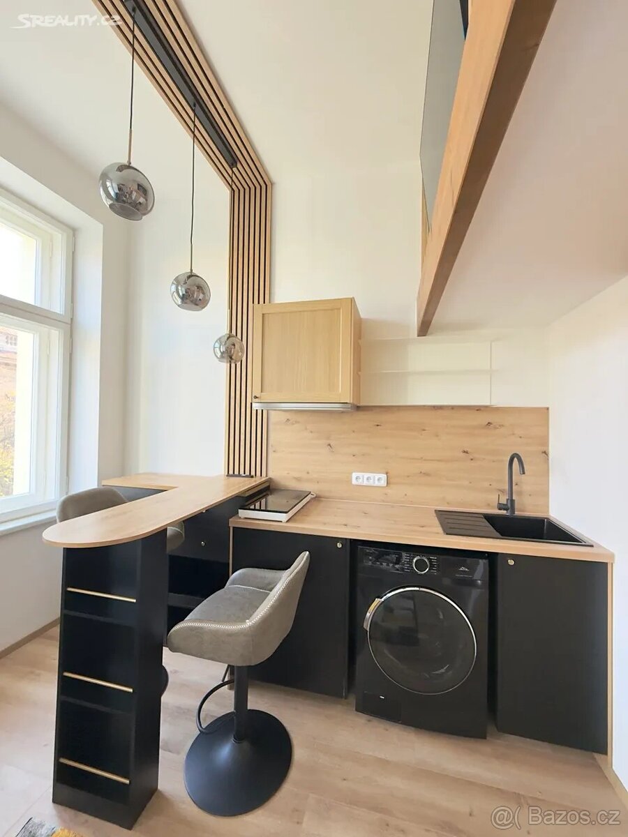 Pronájem bytu 1+kk 17 m² Sokolská, Praha - Nové Město