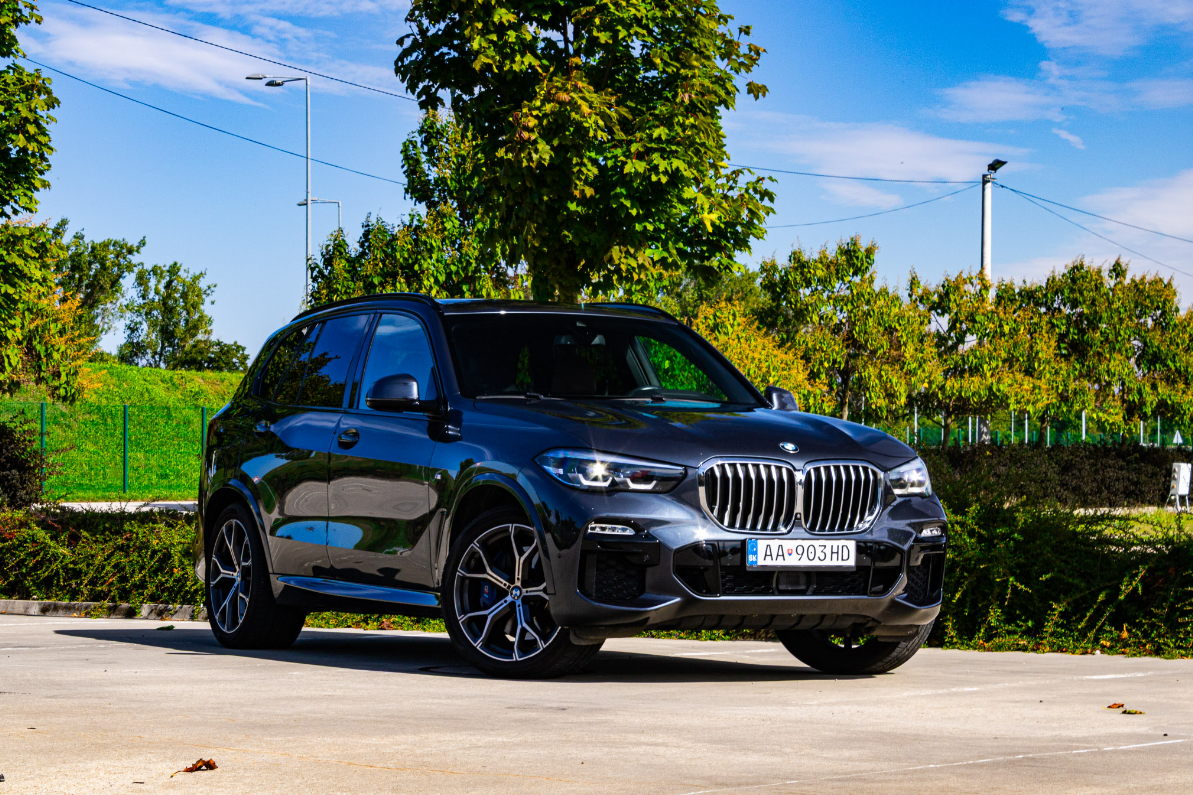 BMW X5 xDrive45e 290kW / TOP STAV / HarmanKardon / FULL LED