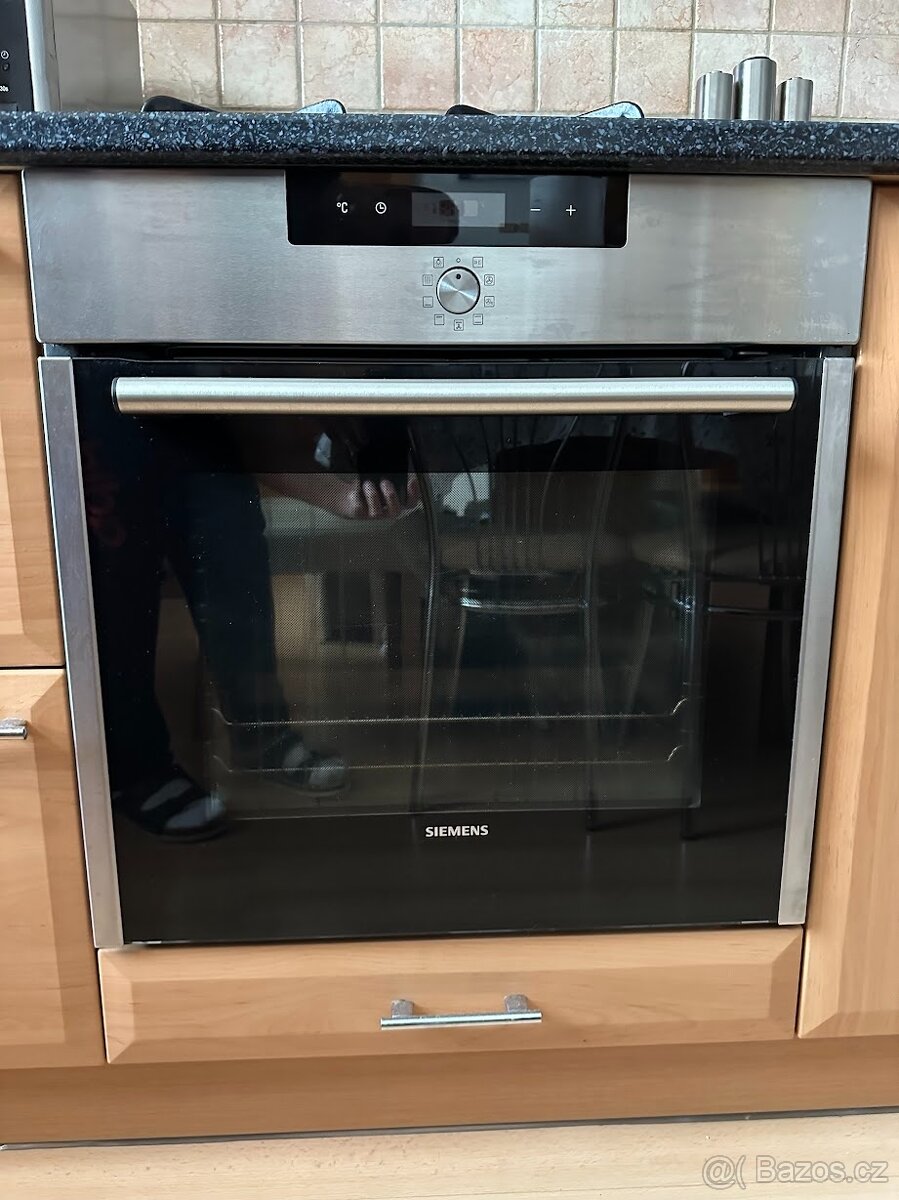 Trouba SIEMENS HB64AB521F/45 s pyrolýzou