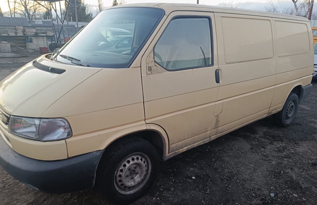 ND z VW Transporter 2461.cm3 75.kw nafta r.v.1999 (K84)