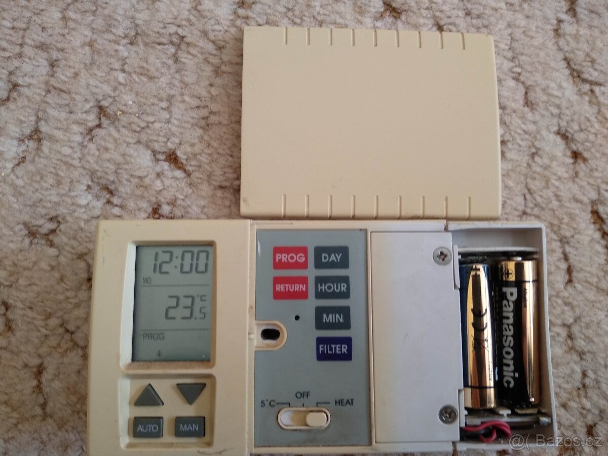 Termostat 093 programovatelný regulátor