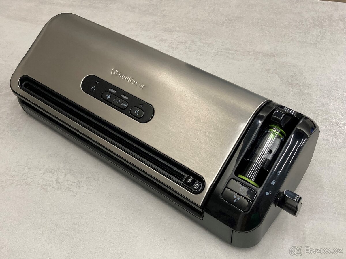 Vakuovačka FoodSaver FFS017X