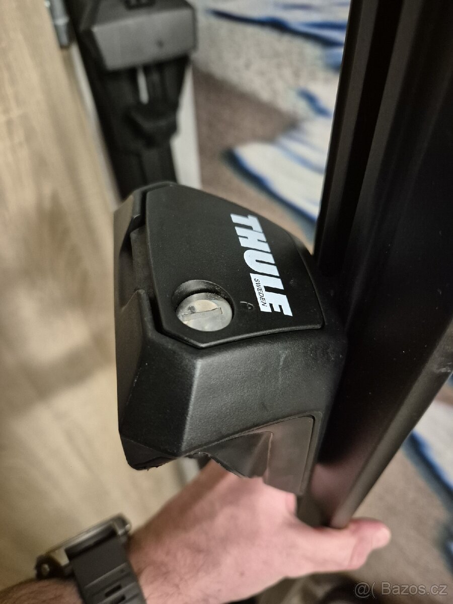 Thule WingBar Evo černé 135cm + patky Thule Evo Raised