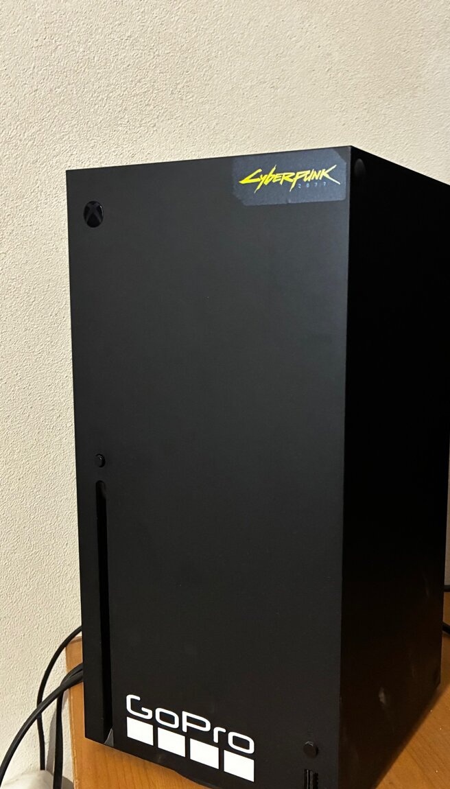 Prodám Xbox Series X ze sluchátky