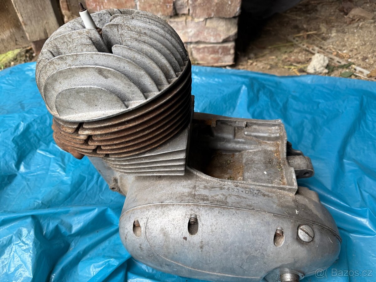 Motor čz 125/453