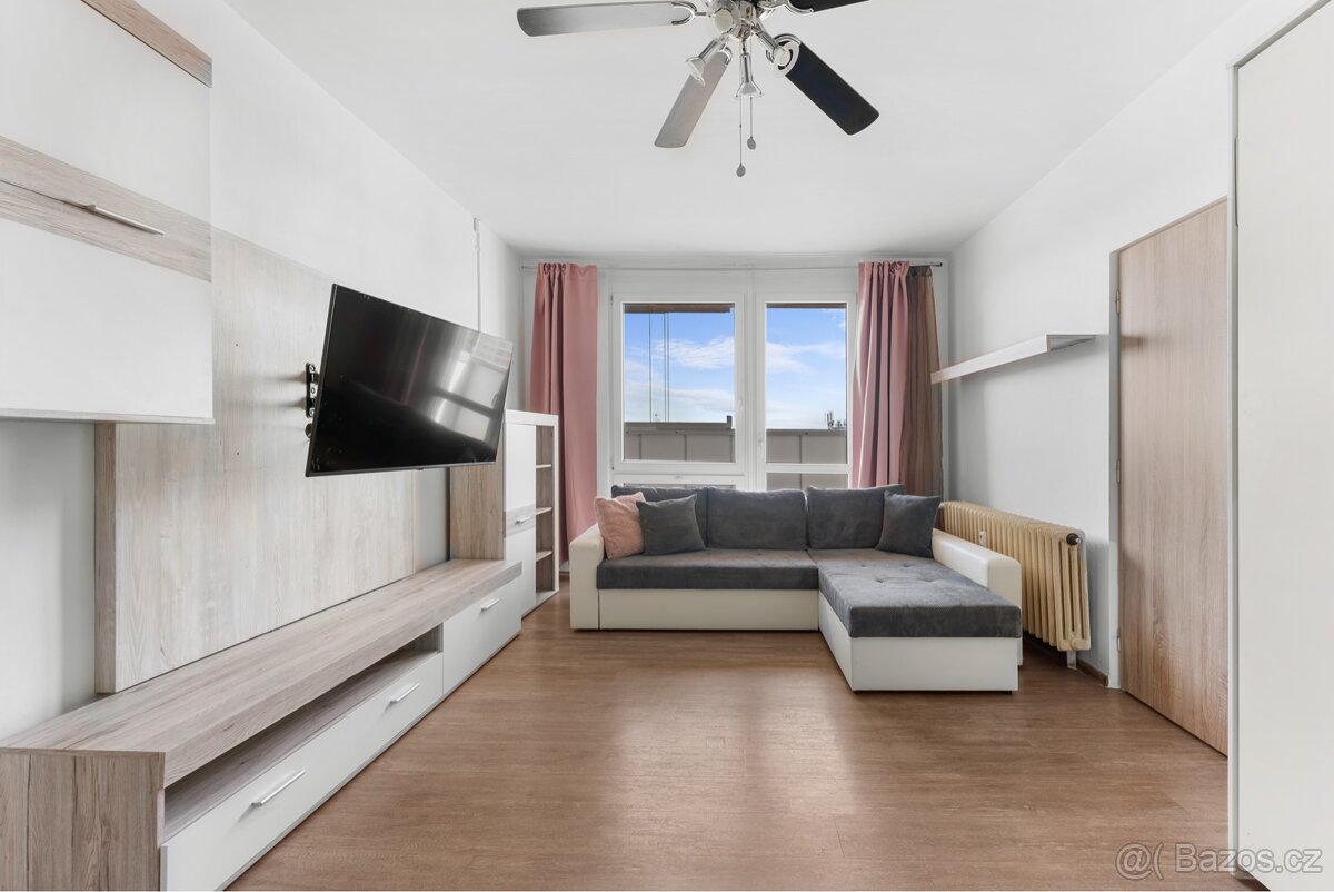 Pronájem vybaveného bytu 3+1, 98 m², Hradec Králové