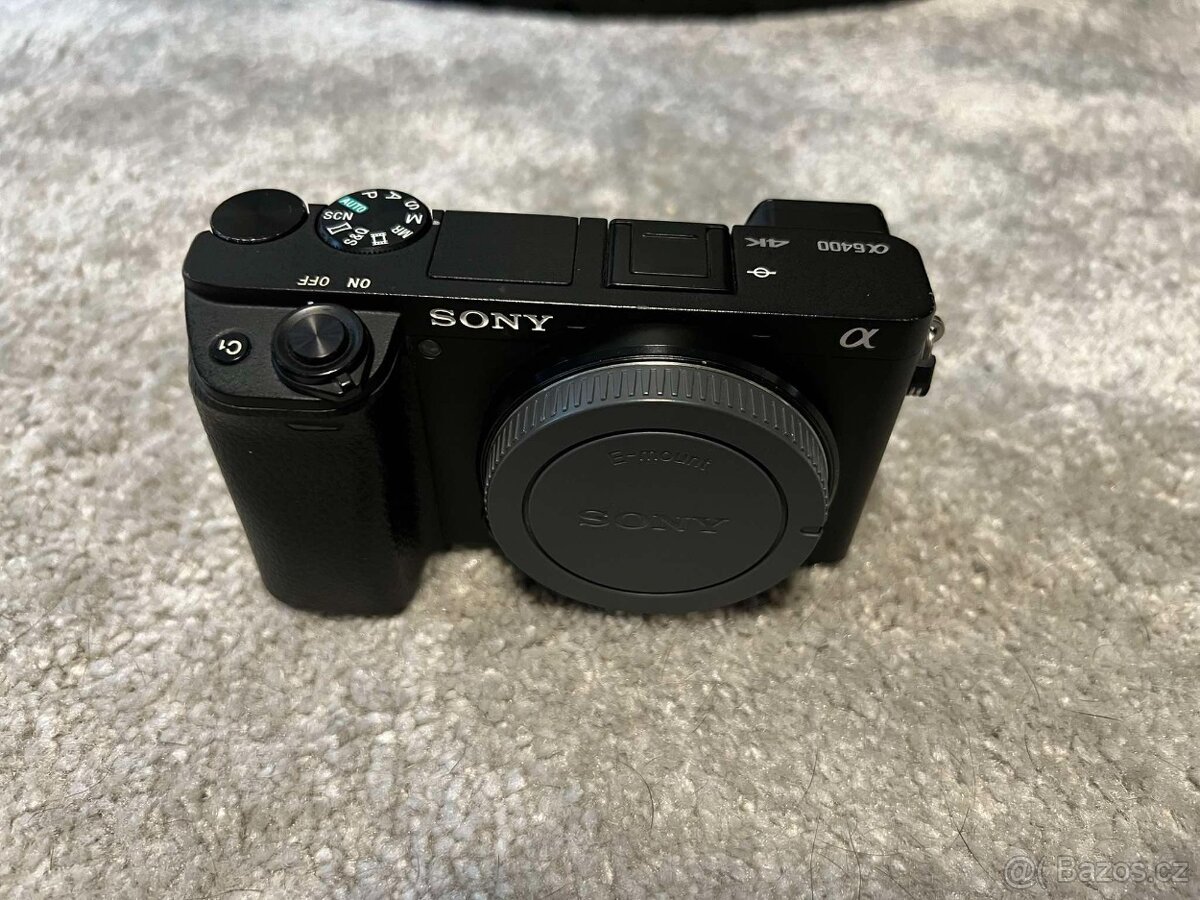Sony A6400 tělo - málo používané (8184 shutter count)