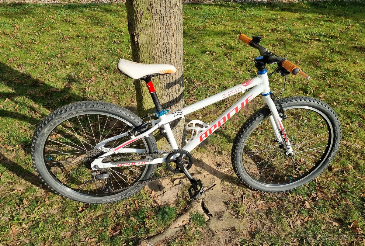 Dětské kolo Apache 24” váha lehce přes 9kg⭐