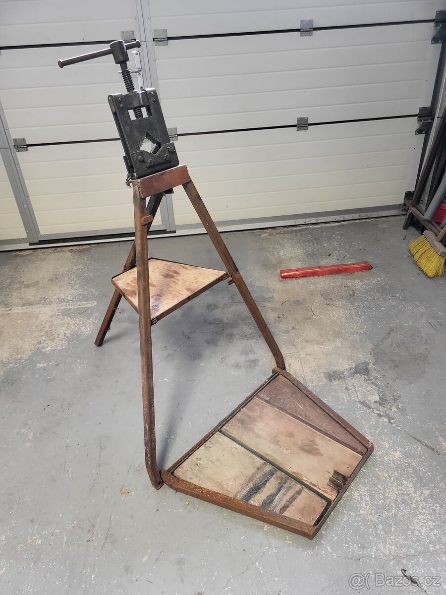 Instalatérský svěrák PIONÝR-1