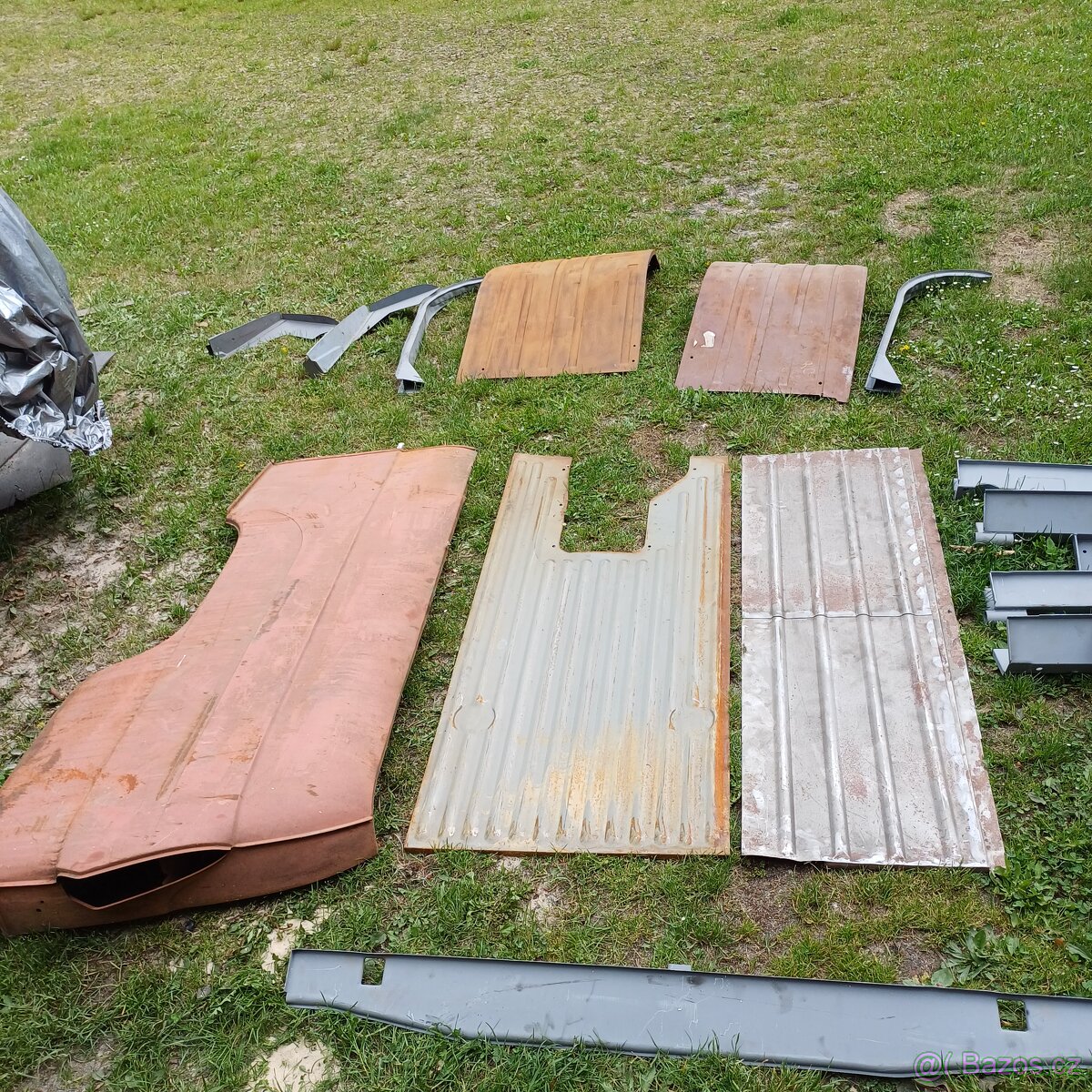 Škoda 1203 plechařina Zamluveno