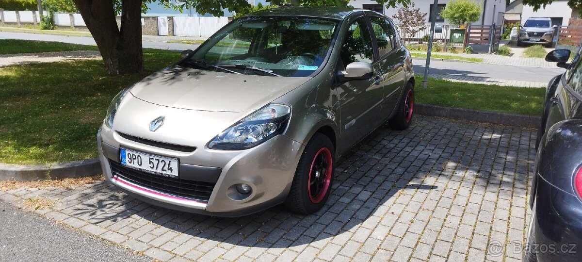 Prodám Renault Clio najeto 67 tis, jako nový