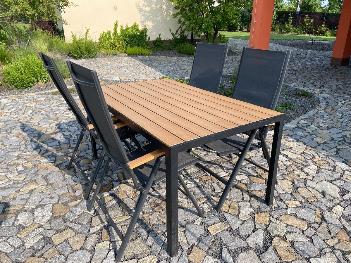 Zahradní nábytek (stůl, židle/křesla, podsedáky)