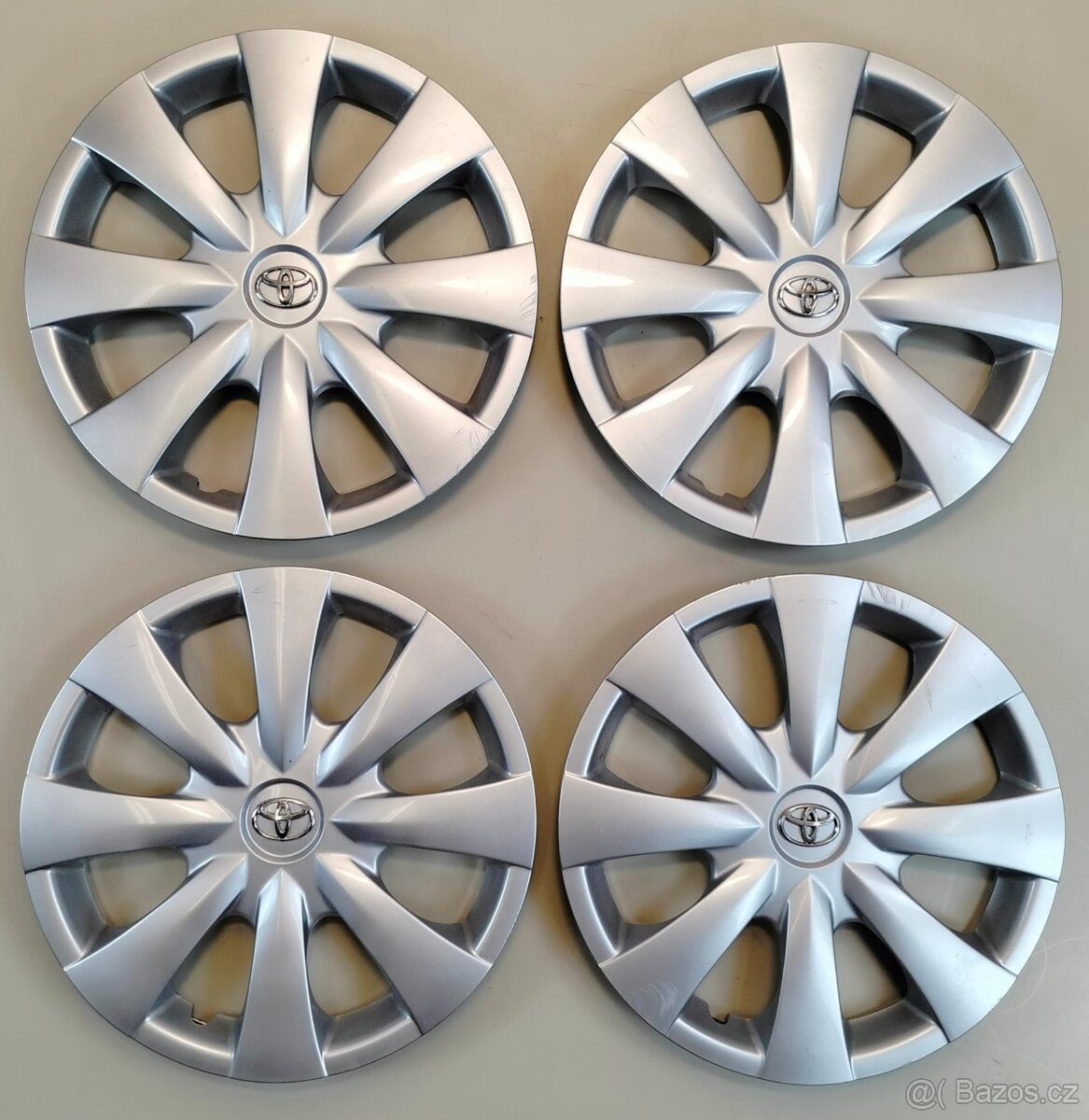 Poklice Toyota 15" 4ks