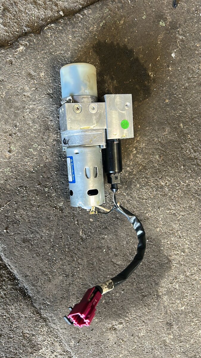 Motor víka kufru Mercedes w251 R-klasse