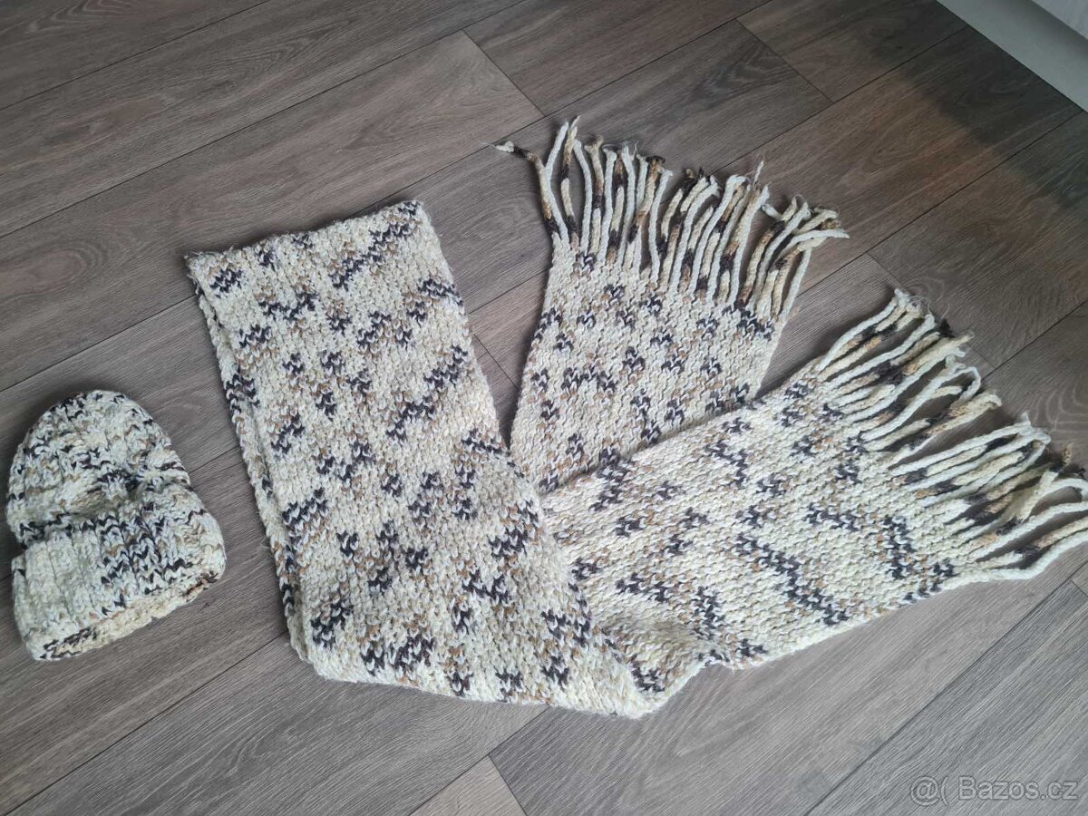 Šála, čepice