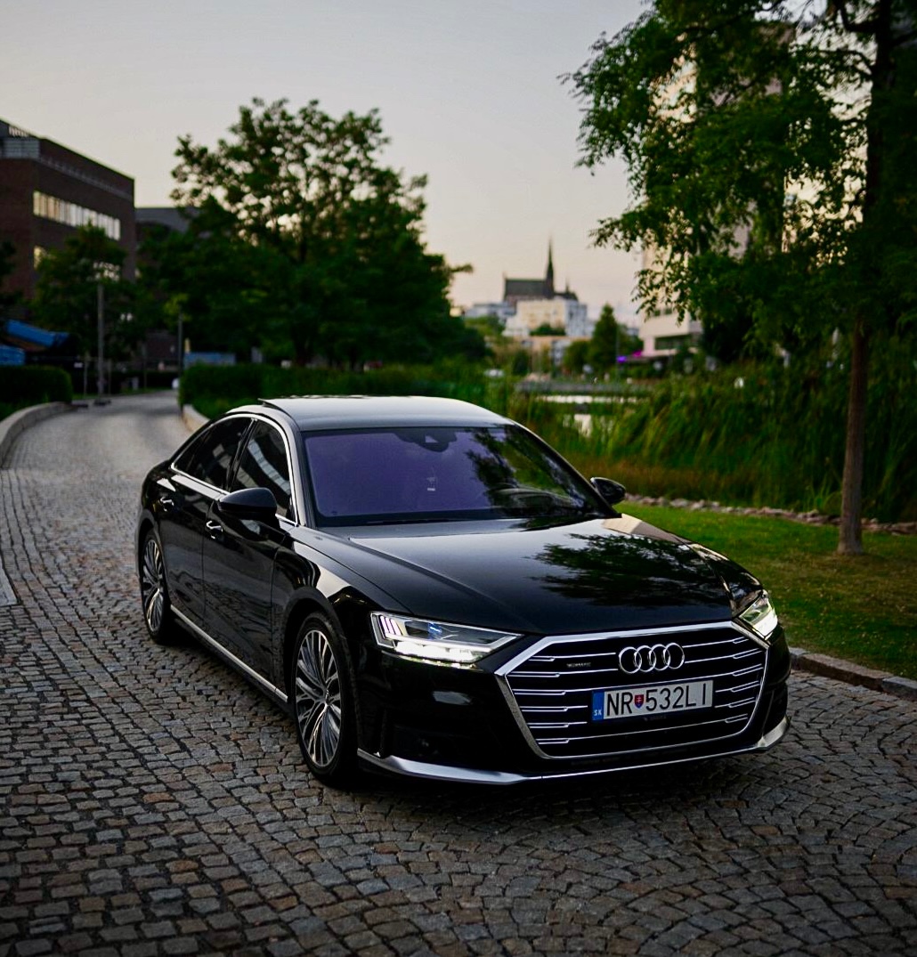 Prodam Audi A8 50TDi Quattro vozidlo sa nachádza v Brně ČR