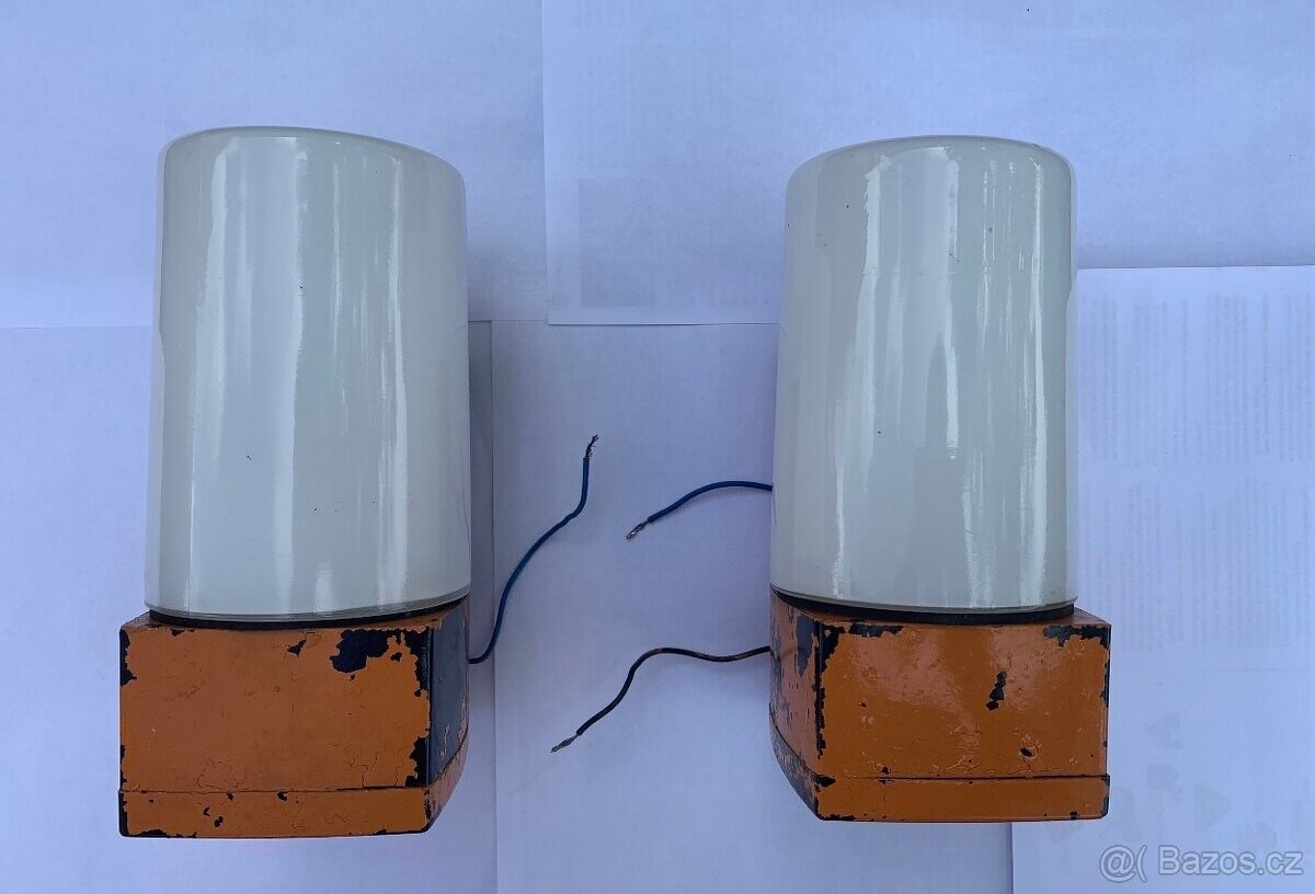 PRODÁM FUNKČNÍ RETRO OSVĚTLENÍ