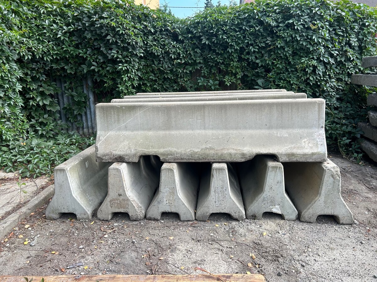 Prodám betonové bariéry/zábrany/svodidla 200x50