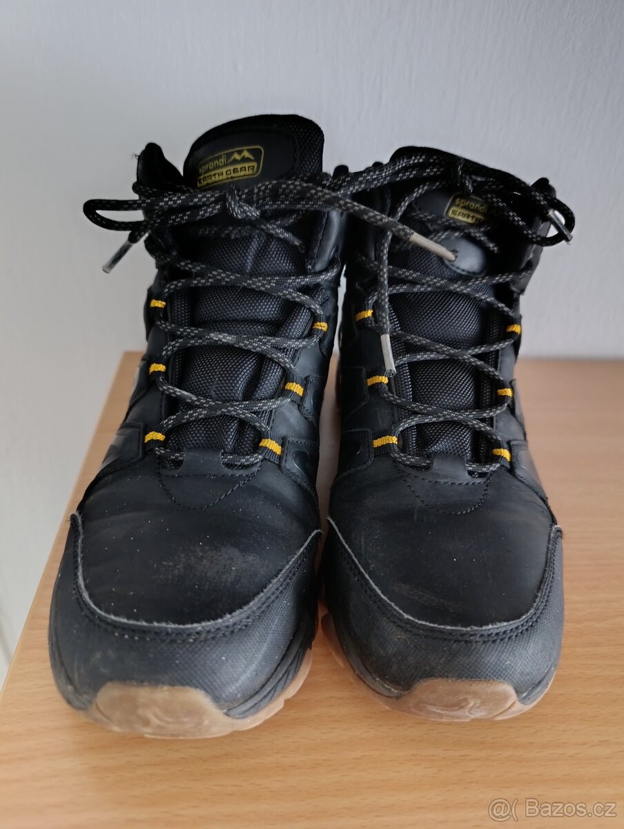 Chlapecké kotníkové boty Sprandi vel. 39