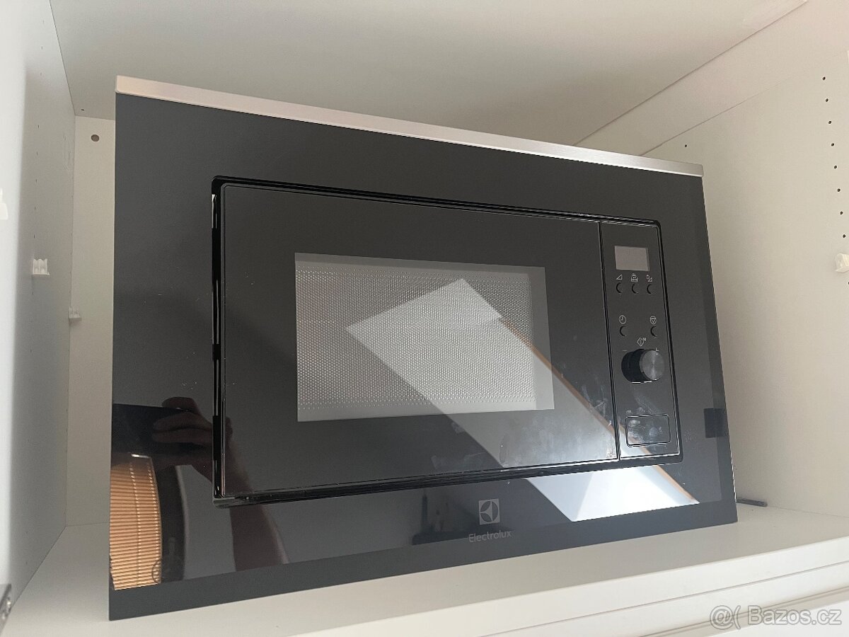 Mikrovlnná trouba Electrolux vestavěná
