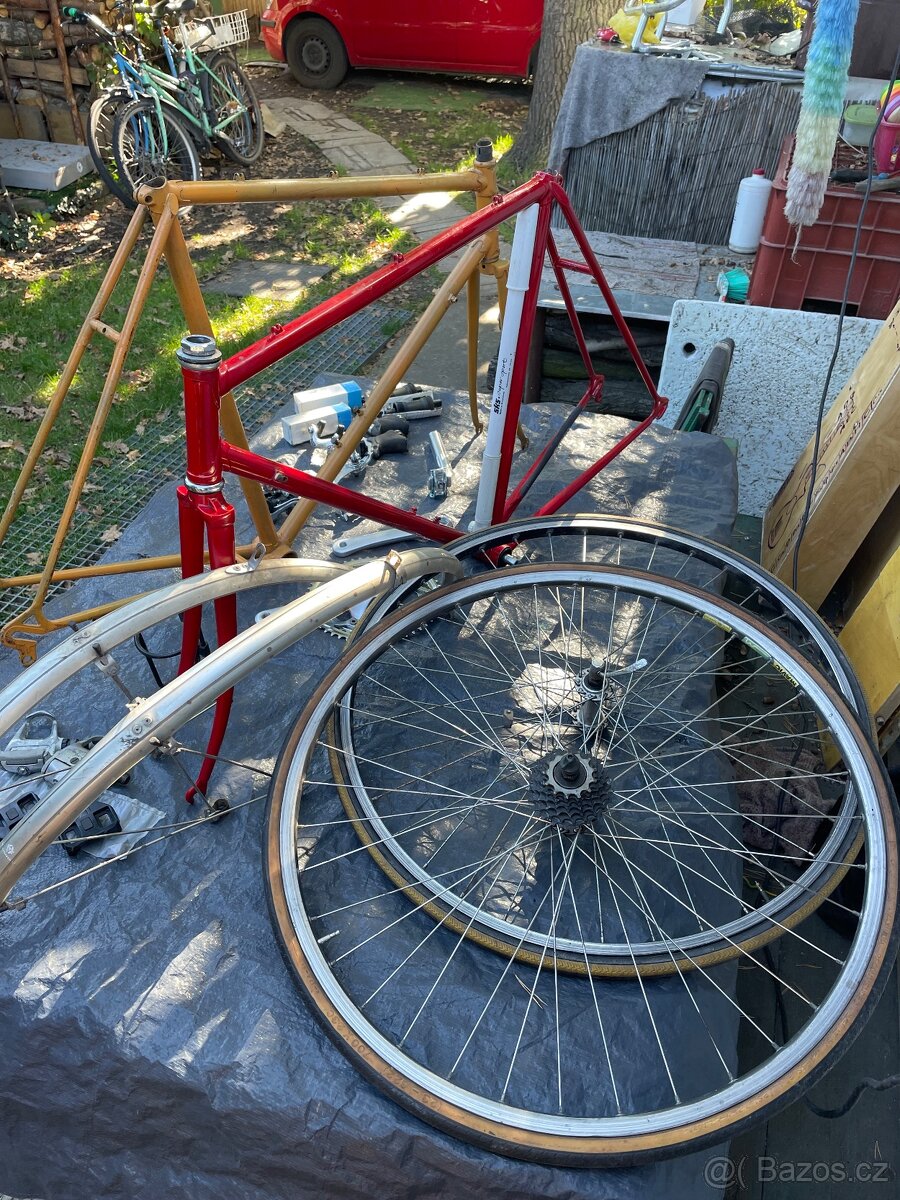 Rám kola pedály měnič kliky osa brzdy