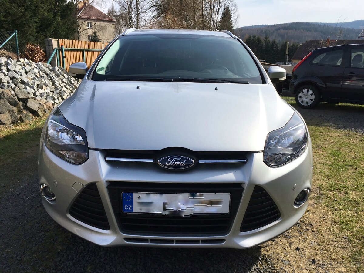 Ford Focus MK3 kombi 1.6 110kW benzín, výhřev sedaček a skla