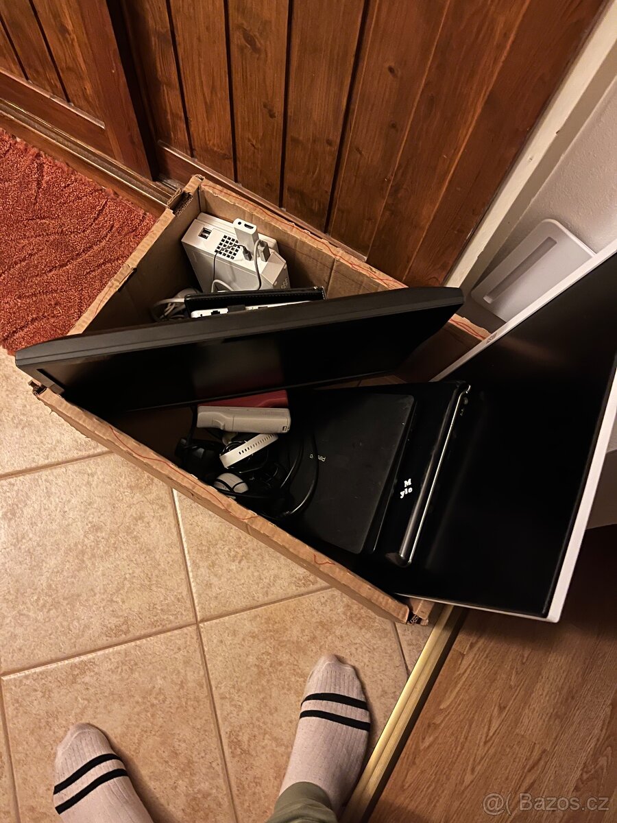 MIX ELEKTRONIKY – MONITORY, NOTEBOOK, XBOX, TABLET, HODINKY