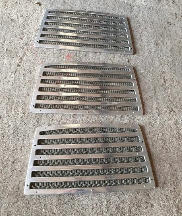 Zetor 8011 mřížky a chladič