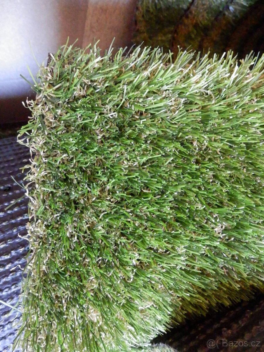 Umélý travní koberec