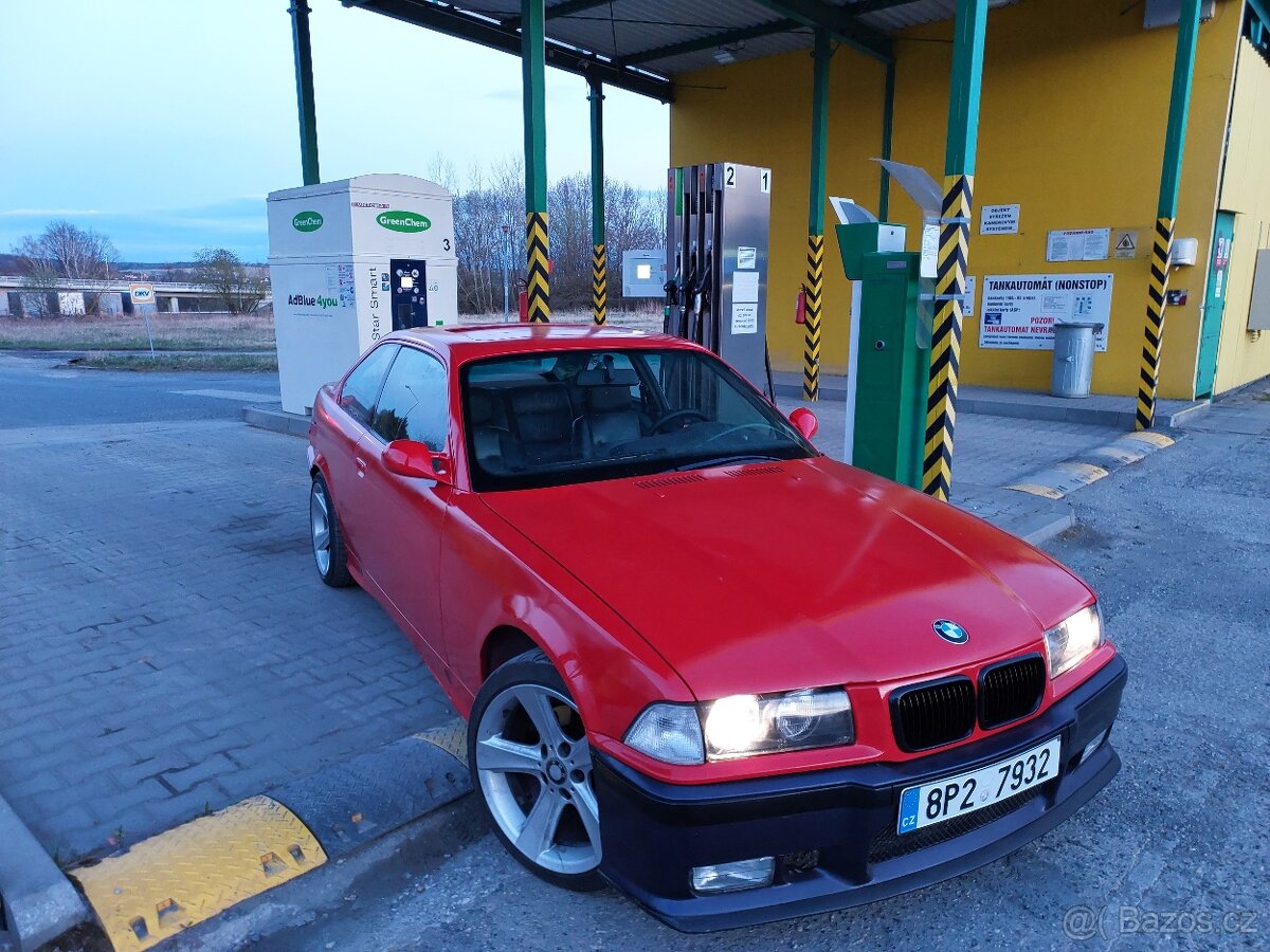 Bmw e36 přední kapotu