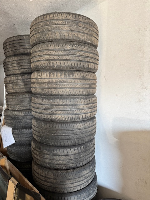 Prodám pneu Michelin Agilis 3 215/65 R16C nové