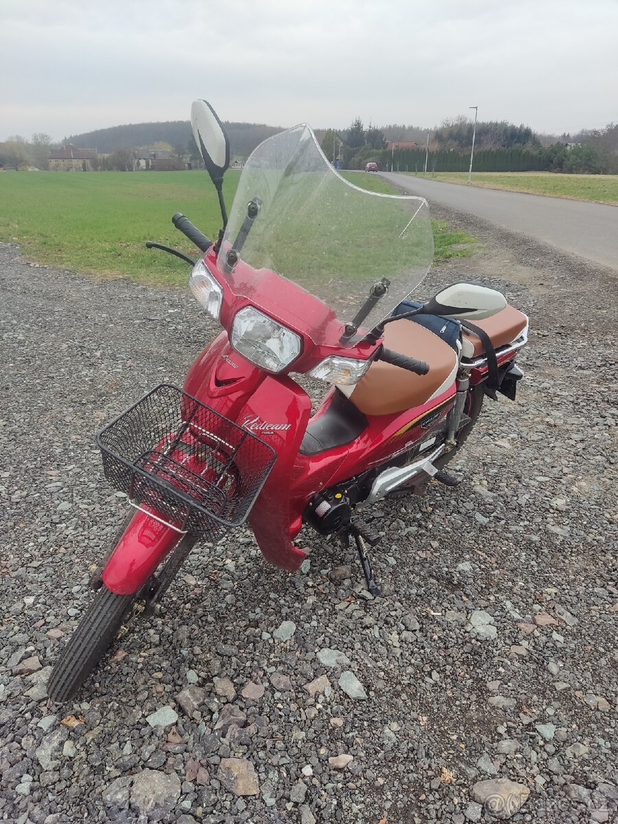 Skútr