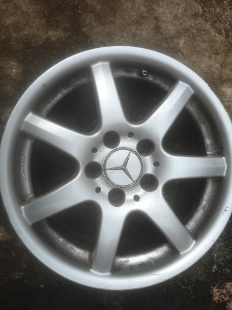 1 kus alu Mercedes