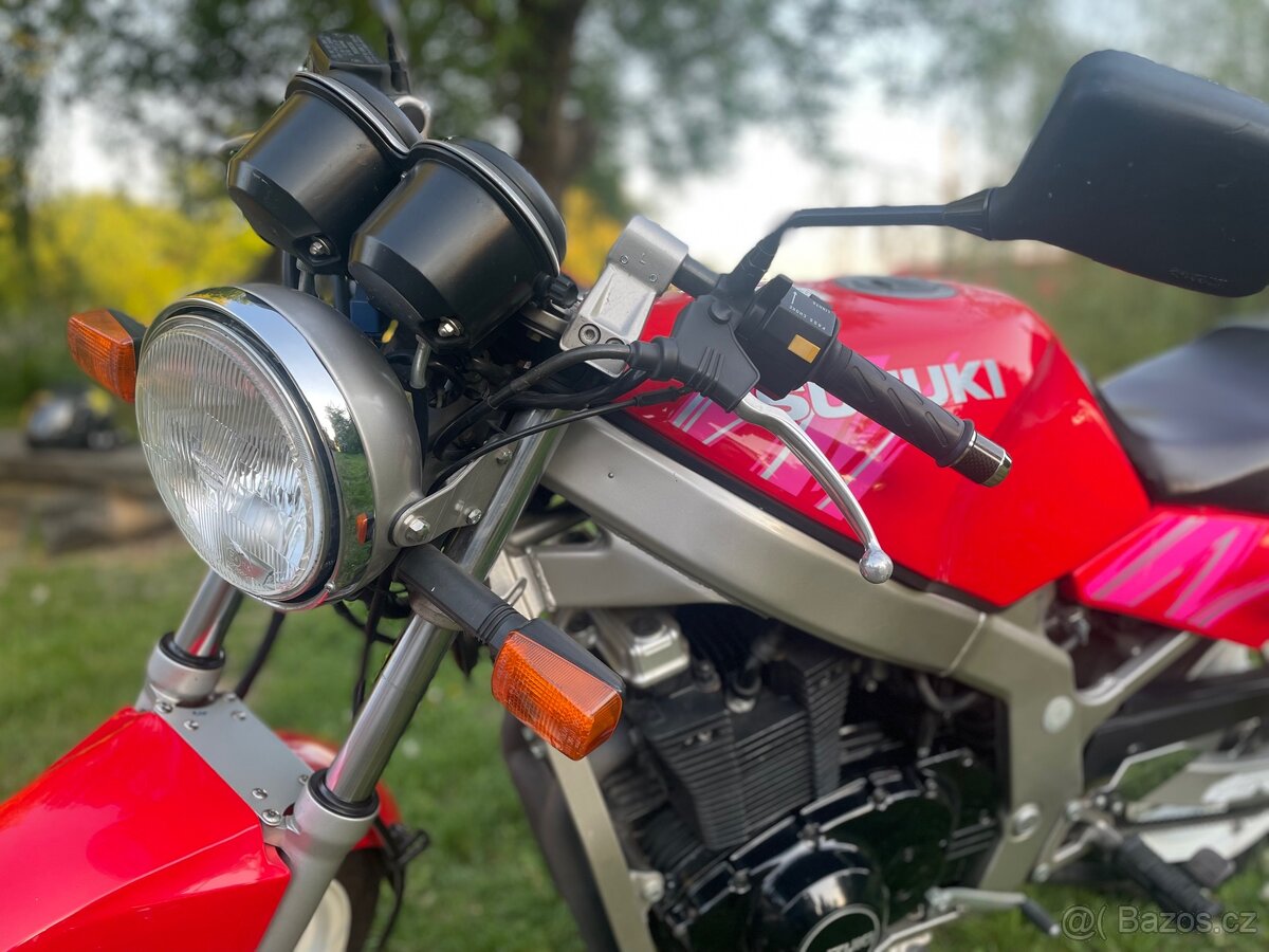 Suzuki GS500E