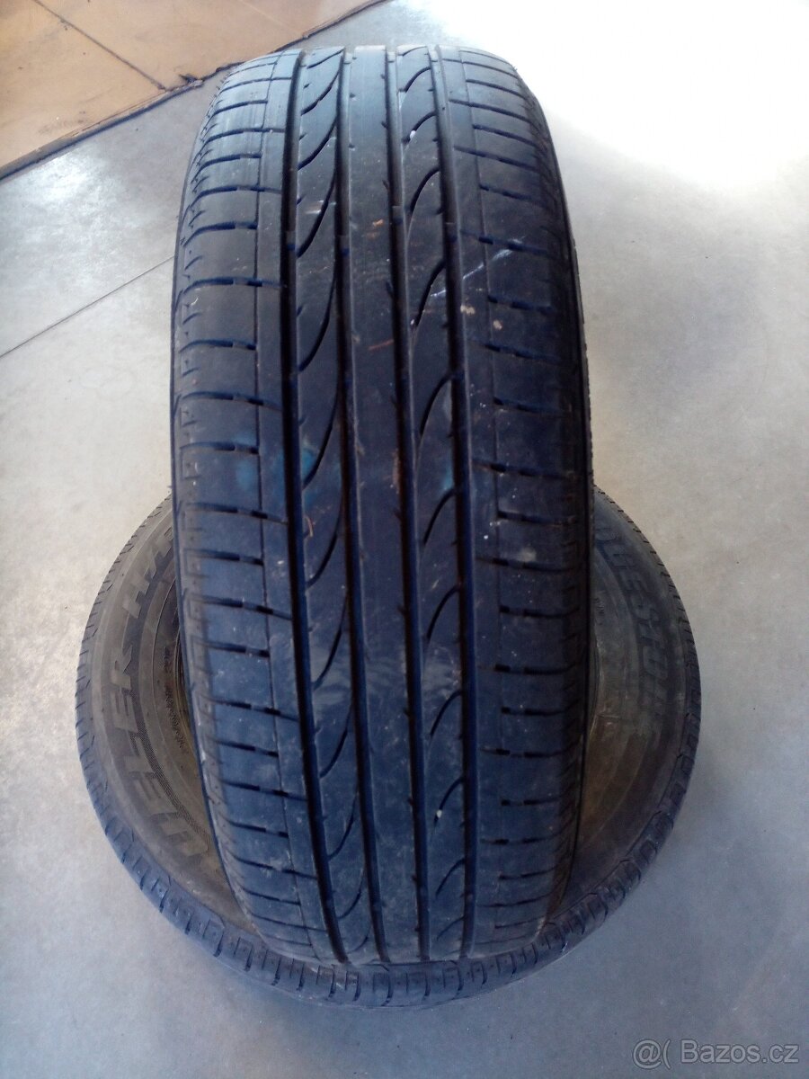 2 kusy letních pneu Bridgestone rozměr 215/65 R 17