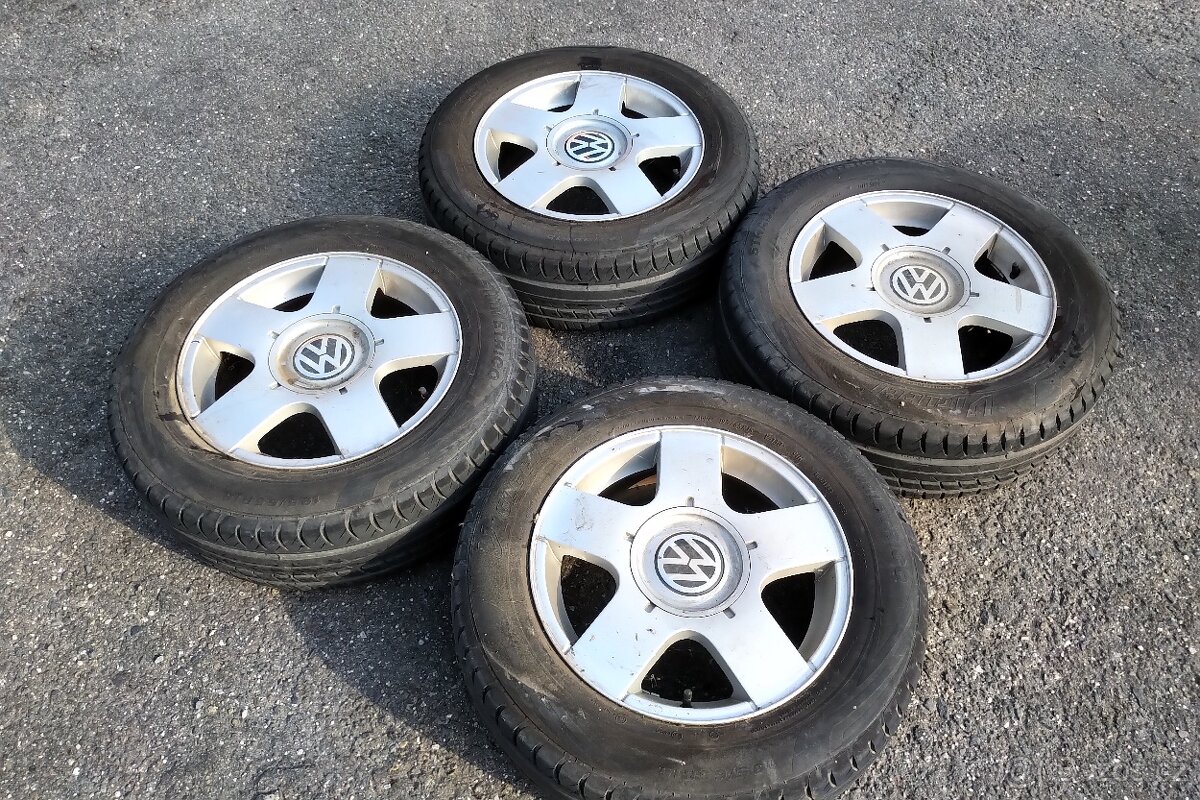 5x100 Alu kola 15 letní pneu 195/65/15 sada obutých kol