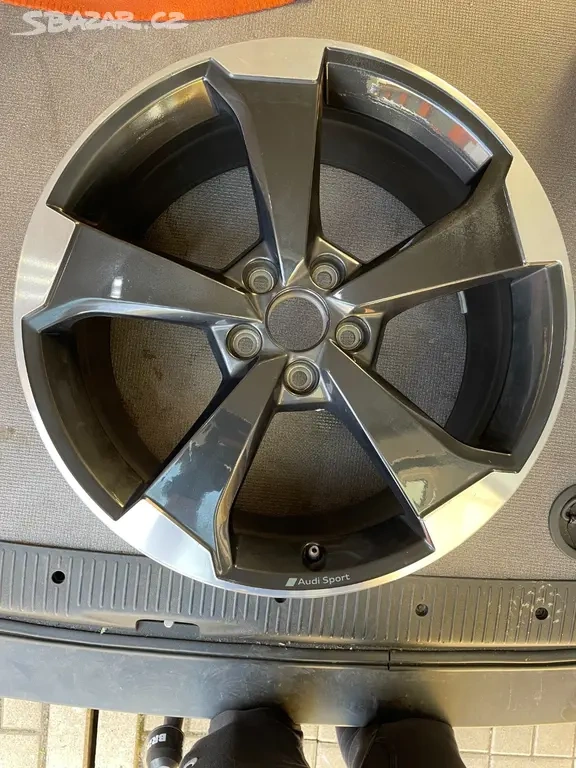 Originální disk Audi RS3 R19