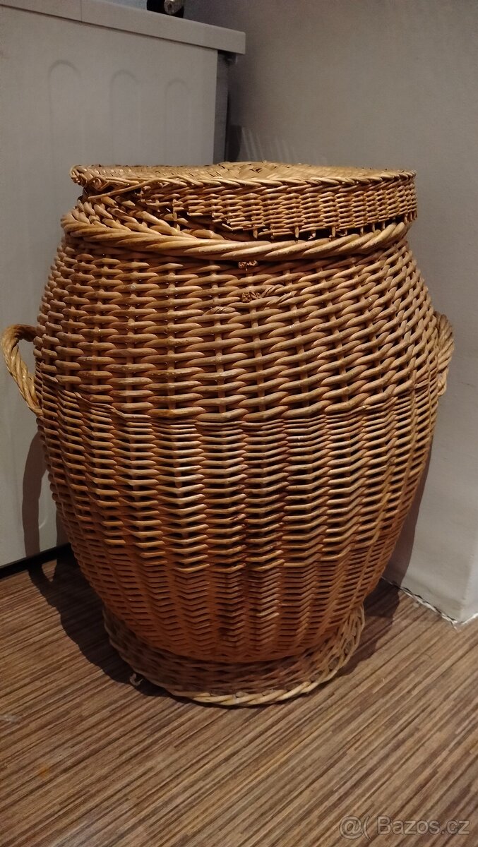 Pletený koš