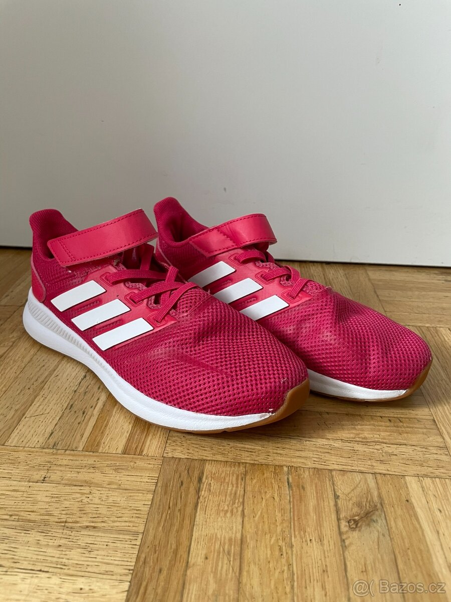 Adidas dětské boty vel. 35