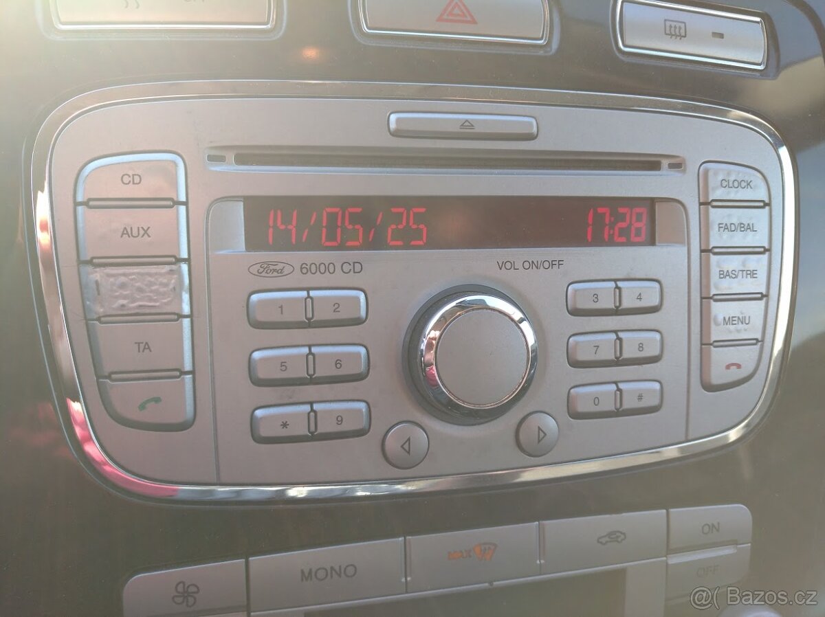 Originální autorádio FORD, model 6000 CD