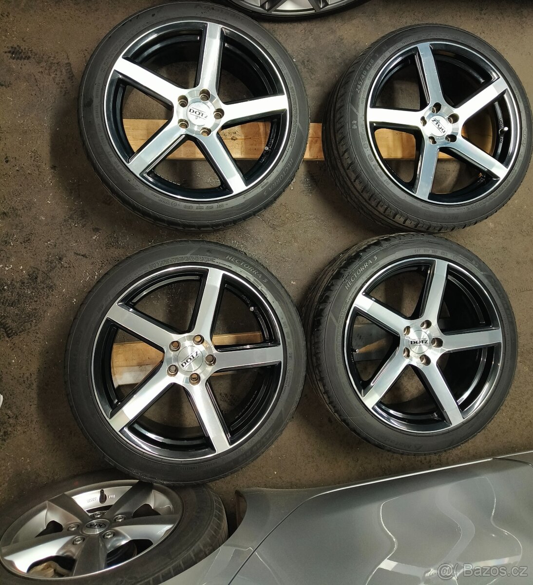 5x108 R18 - Dotz Dark